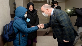 Kahramanmaraş’ta protokol, şehit çocuklarını evinden alıp okula götürdü