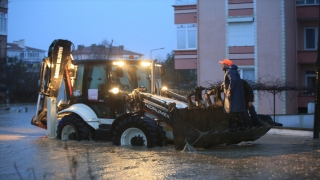 Trakya’da sağanak su baskınlarına neden oldu