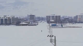 Bitlis’in Güroymak ilçesinde eğitime kar engeli