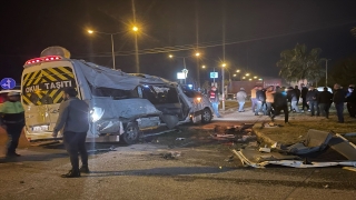 Mardin’de işçi taşıyan servis minibüsleri kaza yaptı, 11 kişi yaralandı