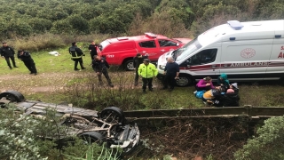 Antalya’da devrilen otomobildeki 4 kişi yaralandı 