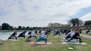 Suudi Arabistan’da açık alanda ilk kez toplu yoga yapıldı