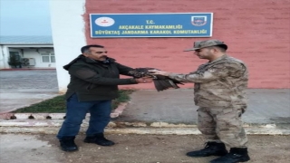 Şanlıurfa’da yaralı bulunan kara çaylak tedaviye alındı