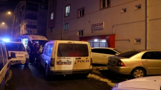 Kayseri’de annesini bıçakla rehin alan genci polis ikna etti