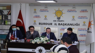 AK Parti’li Kandemir, Burdur’da partililerle istişare toplantısında buluştu: