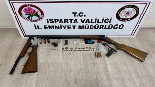 Isparta’da uyuşturucu operasyonlarında 4 zanlı tutuklandı