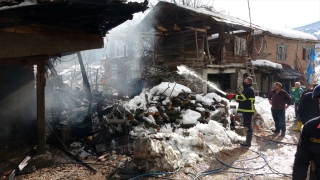 Sinop’ta çıkan yangında 2 ton tahıl ürünü yandı