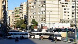 Lübnan’da ulaşım sektörü çalışanları yol kapattı