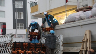 Mersin’den İdlib’e 2 tır insani yardım ulaştırıldı