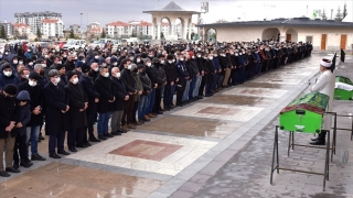 Afyonkarahisar’da trafik kazasında yaralanan genç kız yaşamını yitirdi