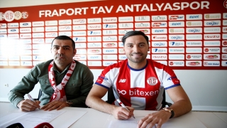 Antalyaspor, Sinan Gümüş için imza töreni düzenledi