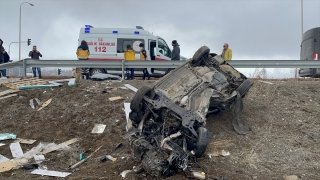 Erzincan’da tır ile otomobilin çarpışması sonucu 2 kişi öldü