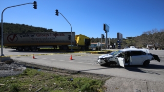 Muğla’da tır trafik ışıklarında bekleyen araçlara çarptı: 7 yaralı