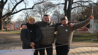 Belgrad’da çevrecilerden Cumhurbaşkanlığı binası önünde çadırlı protesto