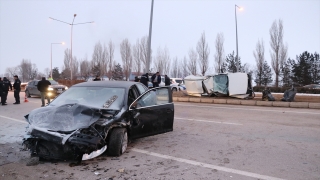 Erzurum’daki trafik kazasında 1’i ağır 2 kişi yaralandı