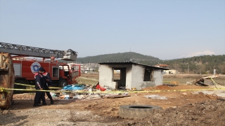 Antalya’da barakada çıkan yangında emekli öğretmen öldü