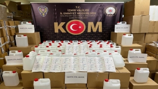 İzmir’de 3 bin 65 litre etil alkol ele geçirildi