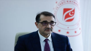 Bakan Dönmez: ”(Isparta’daki elektrik kesintileri) Vatandaşlarımızın mağdur edilmesine asla izin veremeyiz. Soruşturma sonuca göre şirkete gereken tüm yaptırımları uygulayacağız.”