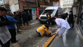 Tokat’ta 3. kattan düşen Afgan kadın yaralandı