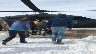 Tunceli’de askeri helikopter yaralanan kepçe operatörü için havalandı