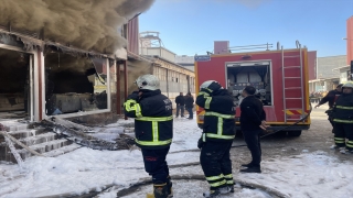 Hatay’da koltuk döşeme atölyesinde çıkan yangın söndürüldü