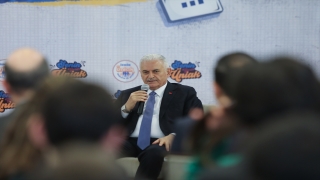 AK Parti Genel Başkanvekili Binali Yıldırım, İzmir’de gençlerle bir araya geldi: