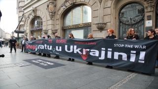 Sırbistan’ın başkenti Belgrad’da Ukrayna’daki savaş protesto edildi