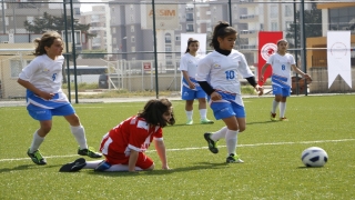 TBMM 23 Nisan Futbol Turnuvası’nın yarı final müsabakaları, Antalya’da başladı