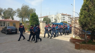 Aydın’da kaçak geçişe aracılık ettikleri iddiasıyla 3 şüpheli tutuklandı