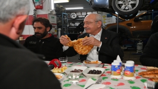 CHP Genel Başkanı Kılıçdaroğlu oto sanayi çalışanlarıyla iftar yaptı