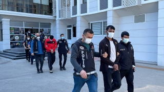 Mersin’de uyuşturucu operasyonunda yakalanan 11 zanlıdan 3’ü tutuklandı