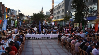 Edirne ve Tekirdağ’da belediyeler sokak iftarı düzenledi