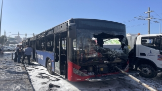 İzmir’de belediye otobüsü yandı