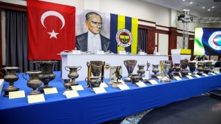 Fenerbahçe Kulübü Yüksek Divan Kurulu toplantısında 28 kupa sergilendi