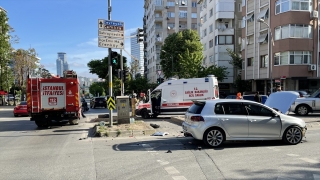 Kadıköy’de otomobilin çarptığı cipin sürücüsü yaralandı