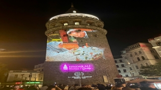 Galata Kulesi’ne yansıtılan fotoğraflarla Anneler Günü kutlandı