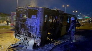 İstanbul’da İETT otobüsü yandı