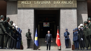 Milli Savunma Bakanı Akar, Kosova Savunma Bakanı Mehaj ile görüştü