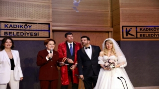 İYİ Parti Genel Başkanı Akşener, Kadıköy’de nikah törenine katıldı