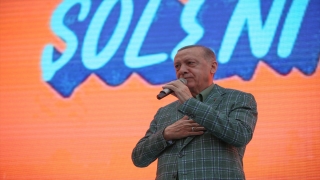 Cumhurbaşkanı Erdoğan: ”Kökeni, meşrebi, mezhebi, siyasi tercihi ne olursa olsun bu ülkenin gençlerinin tamamı bizim evladımızdır.”