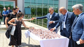 Tekirdağ’da öğrencilere ”Türk Mutfağı Haftası” kapsamında Hayrabolu tatlısı dağıtıldı