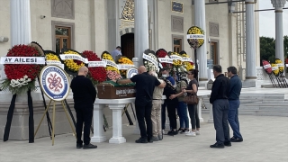 İzmir’deki trafik kazasında vefat eden rektör yardımcısının kızı toprağa verildi