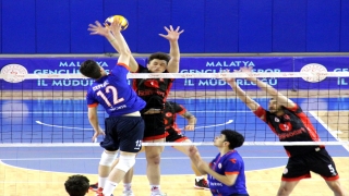 Genç Erkekler Türkiye Voleybol Şampiyonası Malatya’da sürüyor