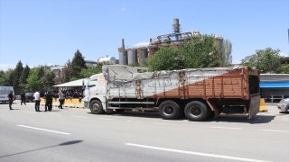 Kütahya’da durdurulan kamyonda 92 düzensiz göçmen yakalandı