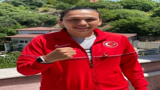 Milli boksör Elif Güneri’den gençlere çok çalışmaları tavsiyesi: