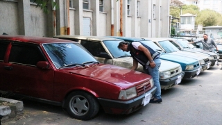 İzmir merkezli oto hırsızlığı operasyonunda 18 zanlı yakalandı