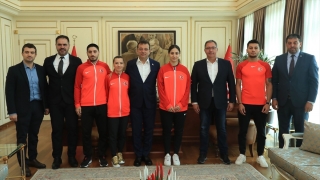 İBB Başkanı İmamoğlu, Avrupa Karate Şampiyonası’nda altın madalya kazanan sporcuları ağırladı