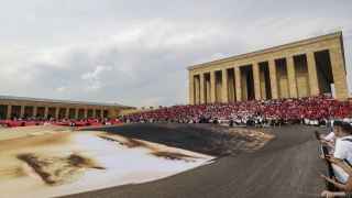 LÖSEV üyeleri ve gönüllüleri Anıtkabir’i ziyaret etti