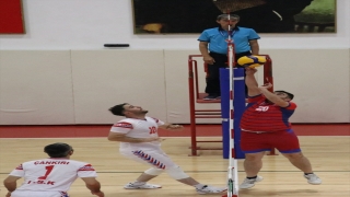 İşitme Engelliler Voleybol Erkekler 2. Lig maçları Karabük’te sürüyor