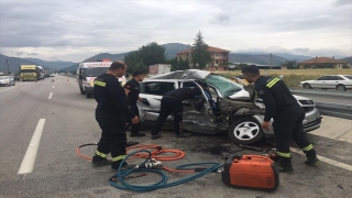 Burdur’da tırla çarpışan otomobildeki 1 kişi öldü, 1 kişi yaralandı